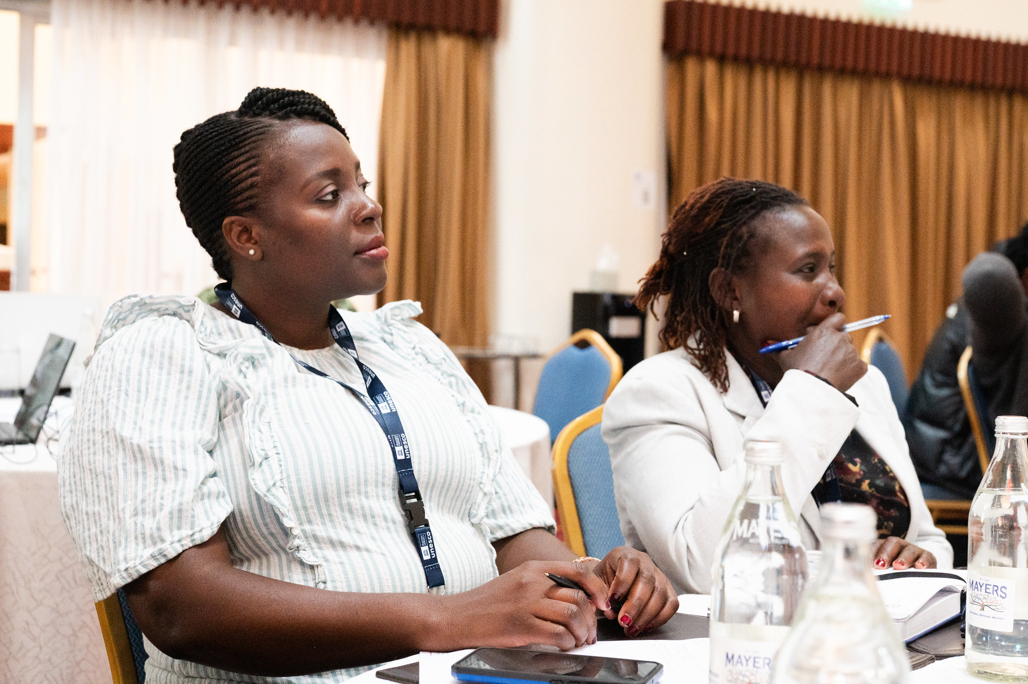 Kudzai MUGADZA (left), Chinhoyi University of Technology Institute of Materials Science, Chinhoyi, Zimbabwe, and Viola Jepchumba KOSGEI, Moi University, Eldoret, Kenya. (Photo: G. Ortolani/TWAS)