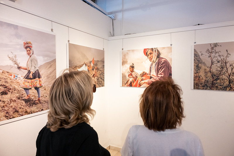 Visitors at the exhibition 'Through Southern Lenses: Science in Focus'. (Photo: G. Ortolani/TWAS)