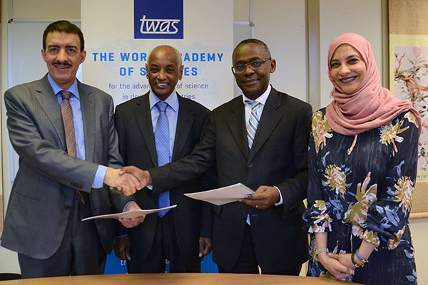 His Excellency Dr. Bandar Hajjar (far left), president of the Islamic Development Bank (IDB), signed an accord with TWAS to explore cooperative activities in key areas related to science and development. Joining H.E. Dr. Bandar at the meeting were (from left) Mohamed Hassan, retired executive director of TWAS; Romain Murenzi, the current TWAS executive director; and Hayat Sindi, the Bank's adviser for science, technology and innovation.
