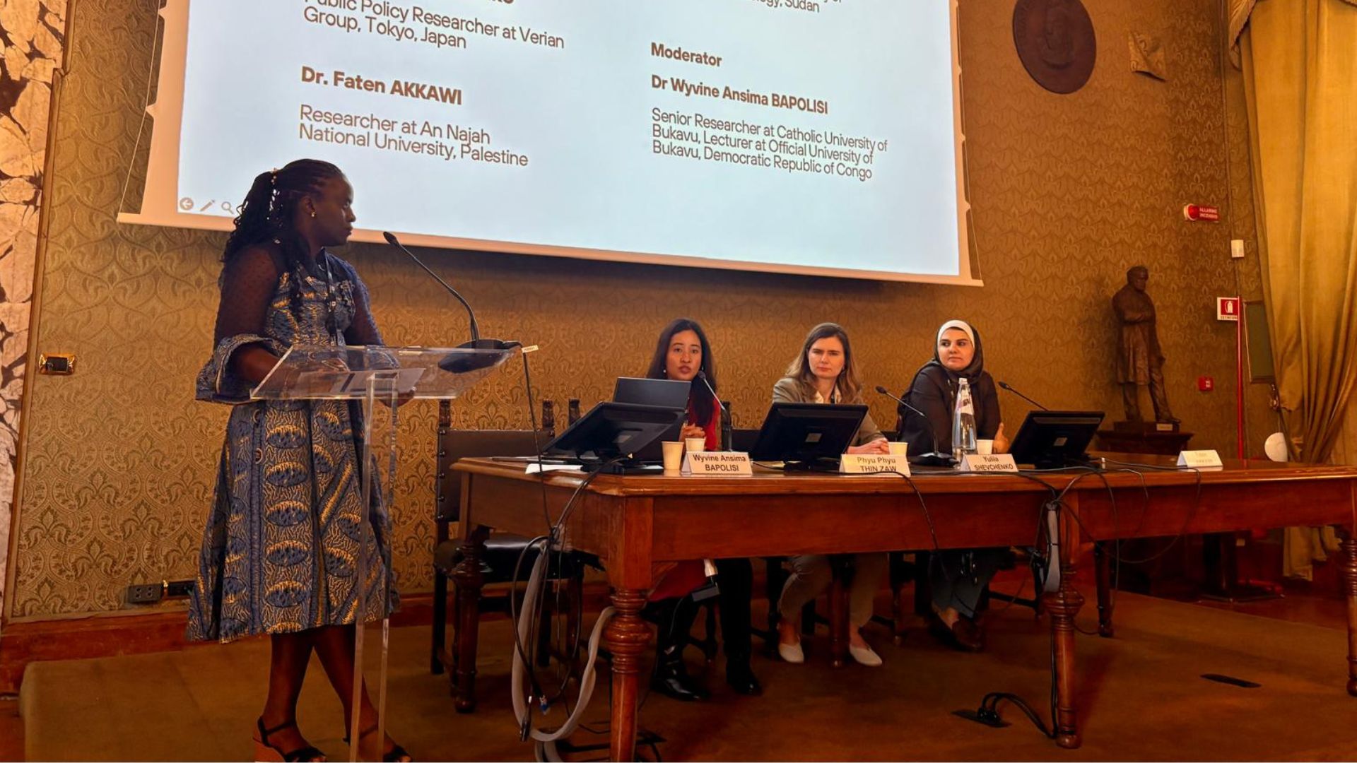 Un momento di confronto durante la conferenza